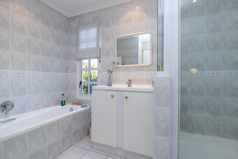 4 Bedroom Property for Sale in Constantia Western Cape